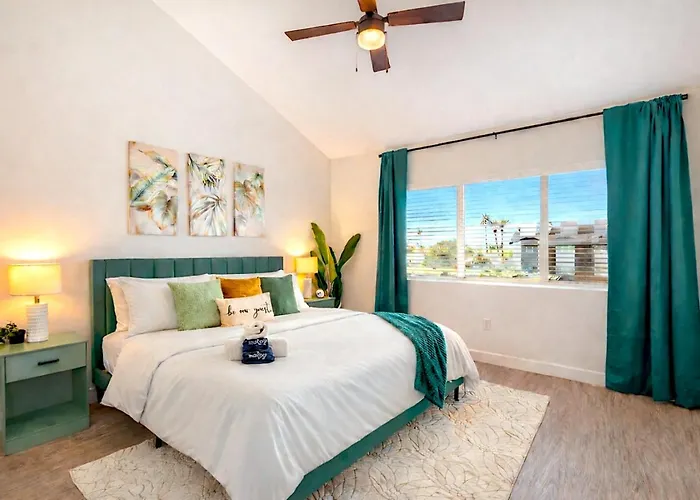 Rare Side-by-side Dual Townhome Retreat 6br- King Beds, Pool, Free Parking, Near Old Town And Airport * Phoenix